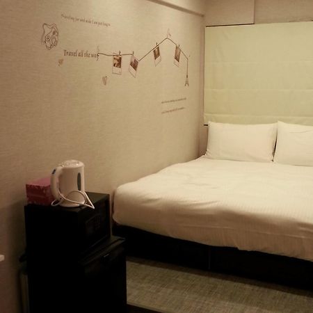 Holiday Fun Hostel Taipei Extérieur photo