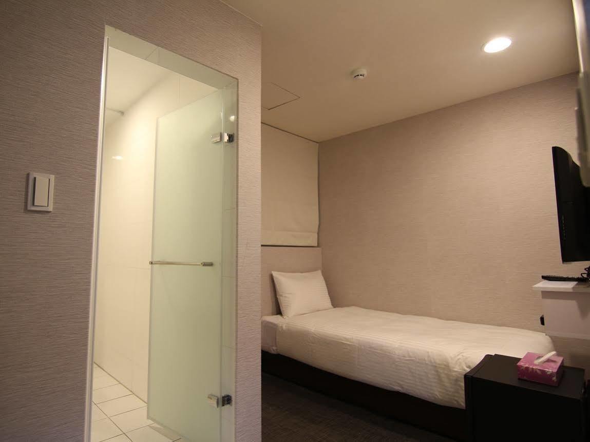Holiday Fun Hostel Taipei Extérieur photo
